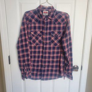 Mens Wrangler Flex Button Up Shirt. Size Medium